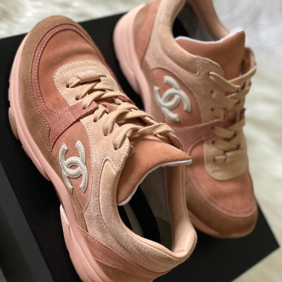 Chanel - Picture 5 of 8